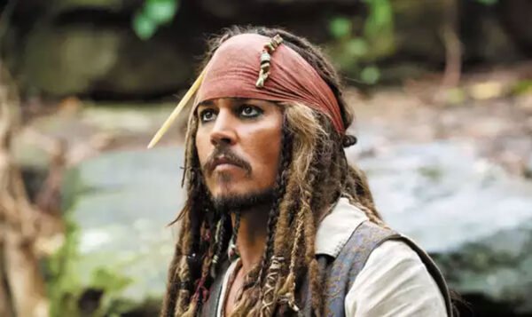 Johnny-Depp's-'Pirates-of-the-Caribbean'-Sets-Sail-with-'Dead-Men'