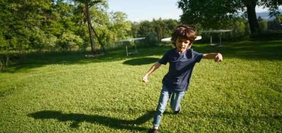 Landscaping-for-Kids-How-to-Create-a-Safe-Backyard