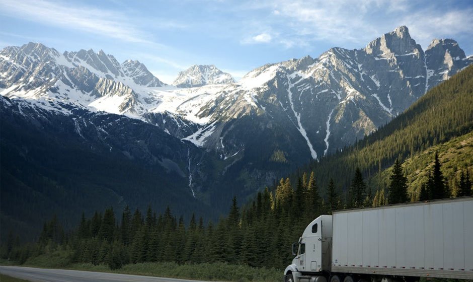 7 Accident Prevention Tips for Truck Drivers