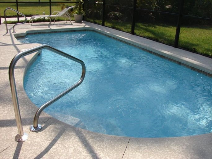 ways-to-turn-your-backyard-into-a-private-retreat-1